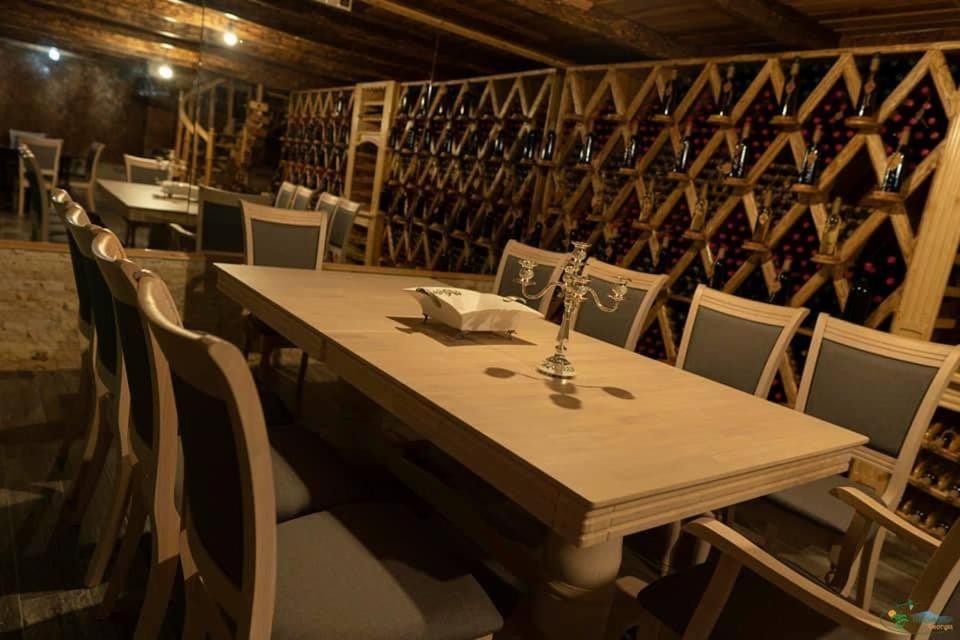 Hotel Guglux &Wine Cellar Telavi Kültér fotó