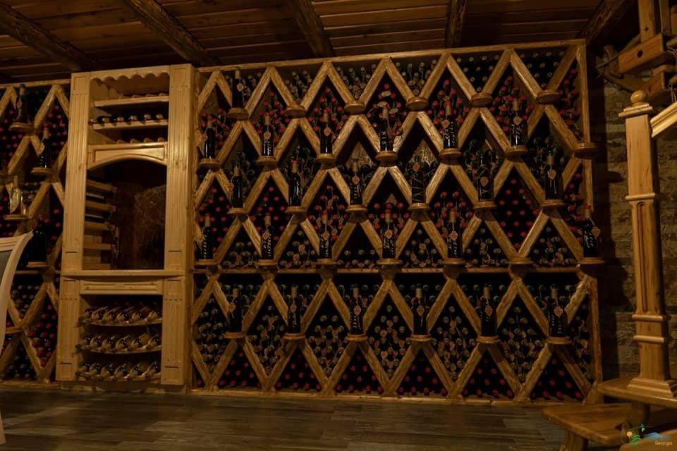 Hotel Guglux &Wine Cellar Telavi Kültér fotó