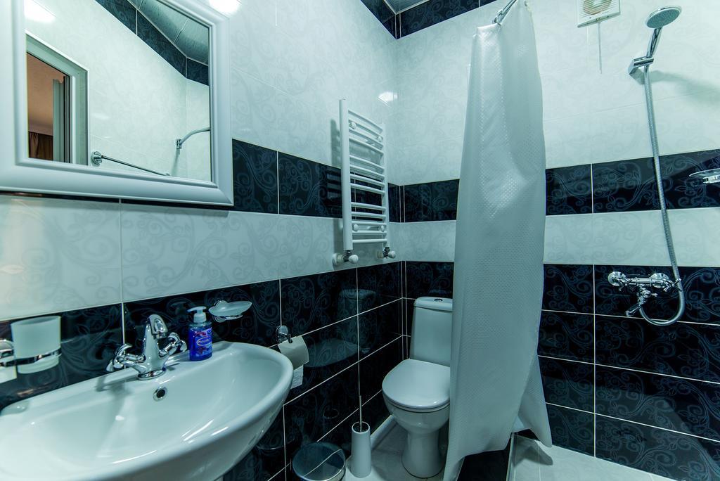 Hotel Guglux &Wine Cellar Telavi Kültér fotó
