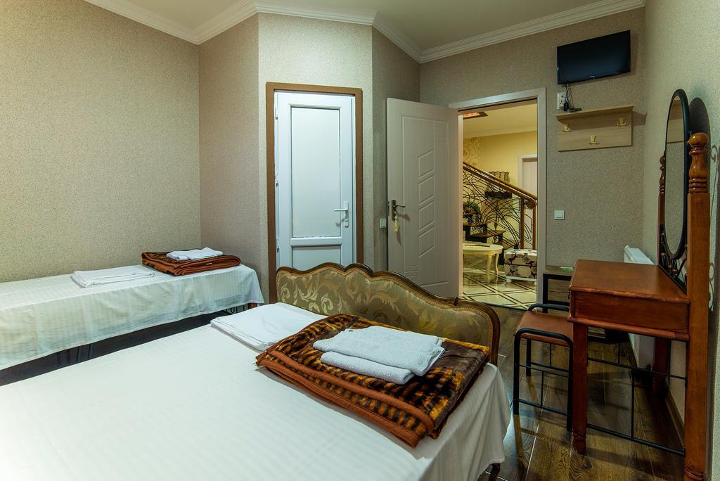 Hotel Guglux &Wine Cellar Telavi Kültér fotó