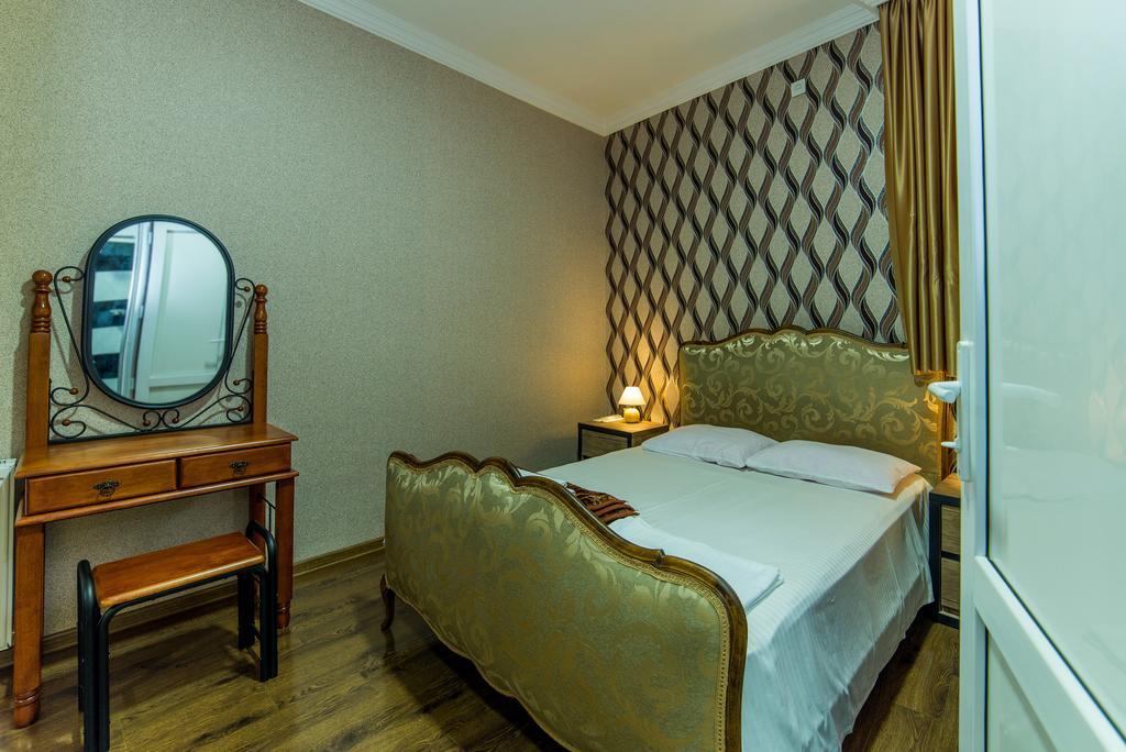 Hotel Guglux &Wine Cellar Telavi Kültér fotó