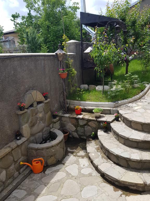 Hotel Guglux &Wine Cellar Telavi Kültér fotó