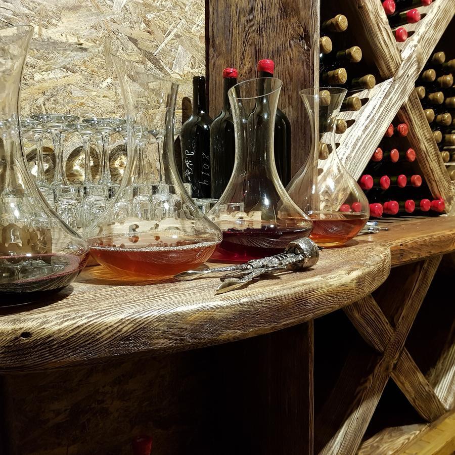 Hotel Guglux &Wine Cellar Telavi Kültér fotó